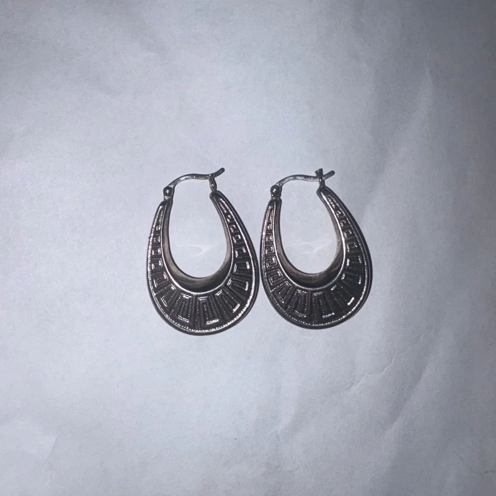 Vintage Elegant Sterling Silver 925  Hoop Earrings